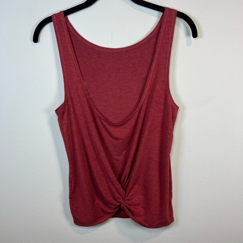 Zyia Active Swirl Twist Back Tank Top Red Burgundy Open Back Stretchy Workout XS